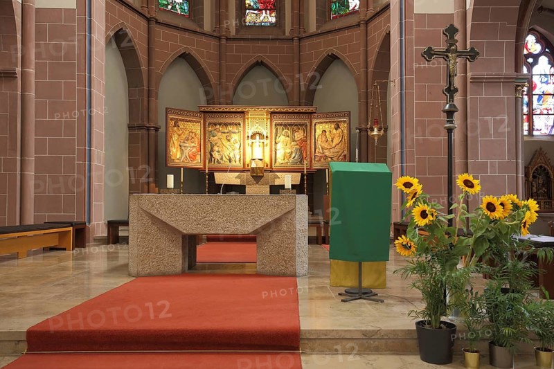 Choir with high altar, interior view, historicism, Sacred Heart Church, Stühlinger, Freiburg, Breisgau, Southern Black Forest, Black Forest, Baden-Württemberg, Germany