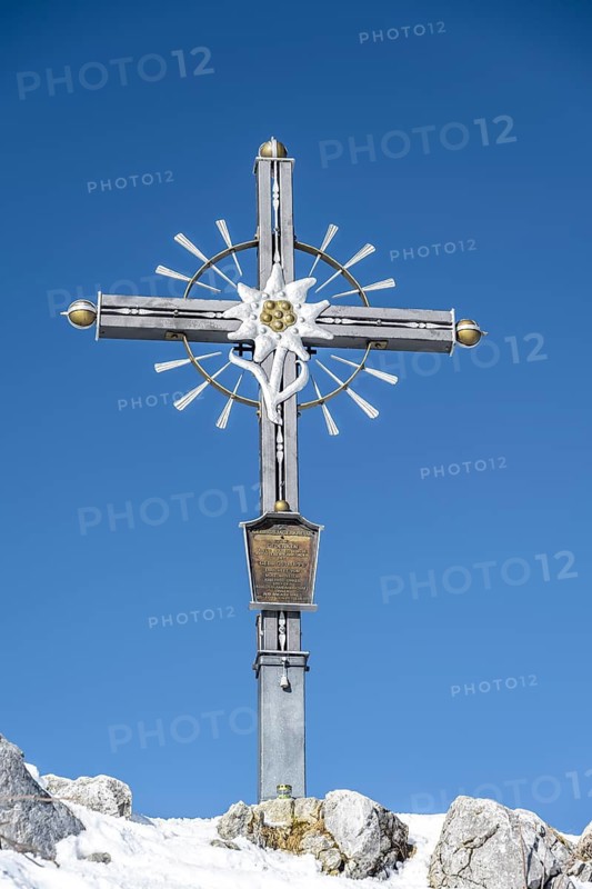 Summit cross with edelweiss, Sonntagshorn, Chiemgau Alps, Bavaria, Germany