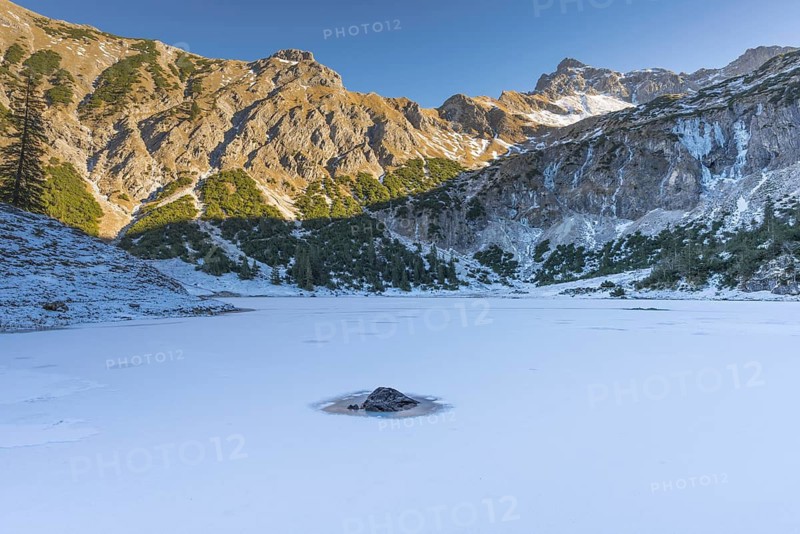 Lower Gaisalpsee, behind it the Entschenkopf, 2043m, Allgäu Alps, Allgaeu, Bavaria, Germany