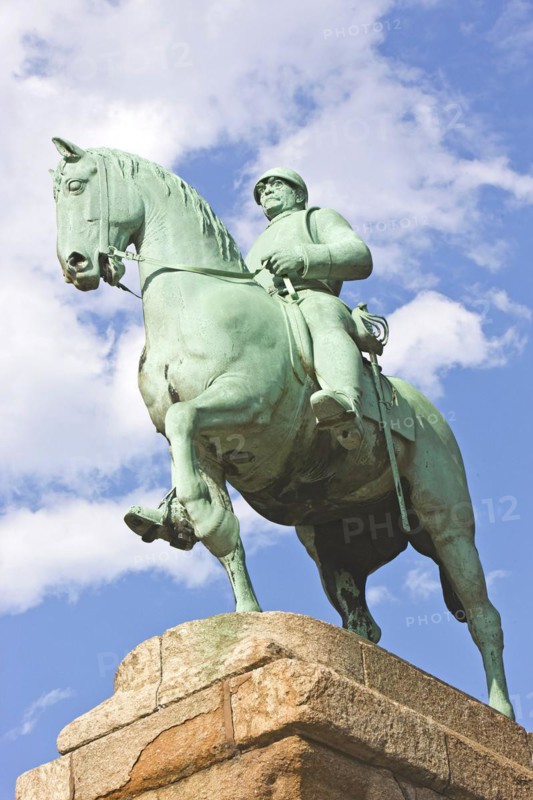 Bismarck monument, sculpture, market square, Bremen, Germany