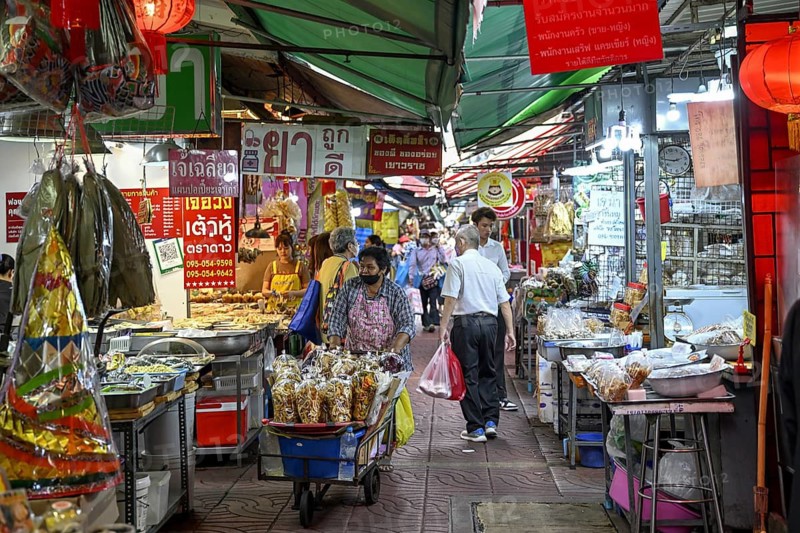 Market on Yaowarat Road, China Town, Chinese neighbourhood, Sampheng, Bangkok, Thailand