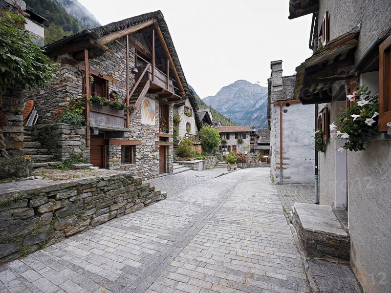Village view with typical houses, Sonogno, Valle Verzasca, Verzasca Valley, Canton Ticino, Switzerland