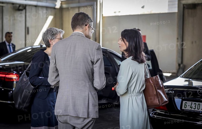 Annalena Bärbock (Alliance 90/The Greens), Federal Foreign Minister, photographed during her trip to Israel. Jerusalem. Here at the Beituniya checkpoint, where the delegation has to change vehicles