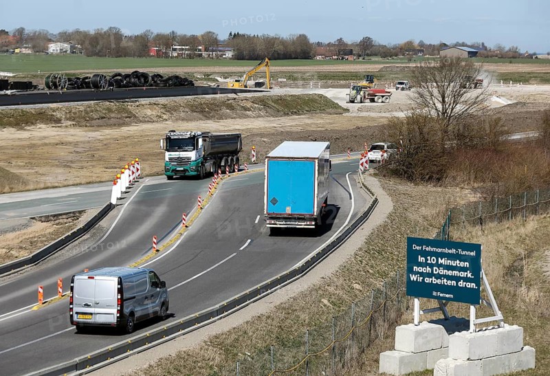 Construction site of the Fehmarnbelt tunnel, construction of a new road to the tunnel, Fehmarn island, 08.04.2026. The Fehmarnbelt Tunnel is intended to bring Scandinavia travelers faster to Denmark or Sweden, Fehmarn, Schleswig-Holstein, Germany