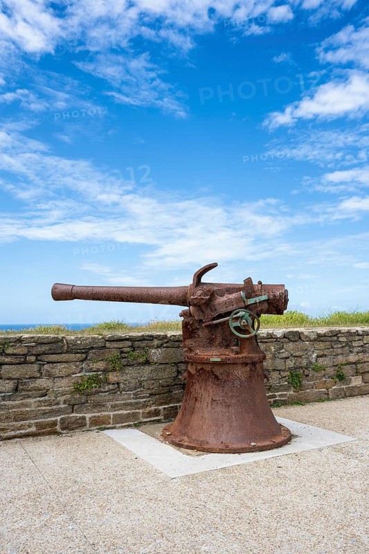Model 1888 weathered and rusted from the Atlantic climate on an Affût Crinoline Modèle 1904 gun, this relic is part of the national monument to sailors who fell in France and is located at Pointe Saint Mathieu, Plougonvelin, Brest Arrondissement, Finistère Department, Brittany Region, France