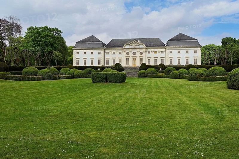 Park, Baroque Halbturn Castle, Lake Neusiedl, Burgenland, Austria
