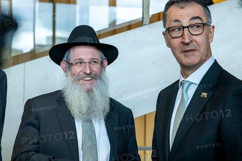 Rabbi Shneur Trebnik, police rabbi for Württemberg. Cem Özdemir (Bündnis90-Die Grünen) is the new Minister President of the state of Baden-Württemberg.Stuttgart, Baden-Württemberg, Germany