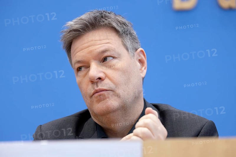 Dr Robert Habeck (Federal Minister of Economics) at the press conference of Bündnis 90 / Die Grünen during the review of the election of the 21st German Bundestag on 24.02.2025