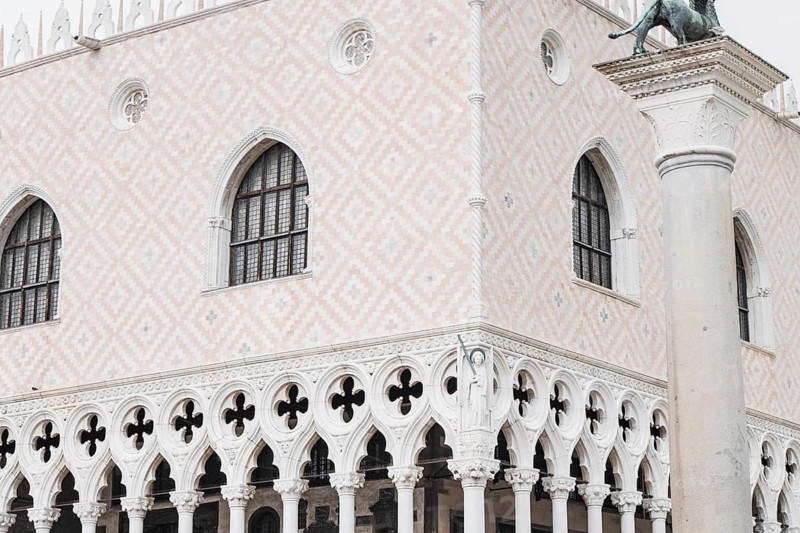 Stunning architecture of Venice, Italy, featuring exquisite design and intricate details. This historic city showcases its fascinating blend of gothic and renaissance styles