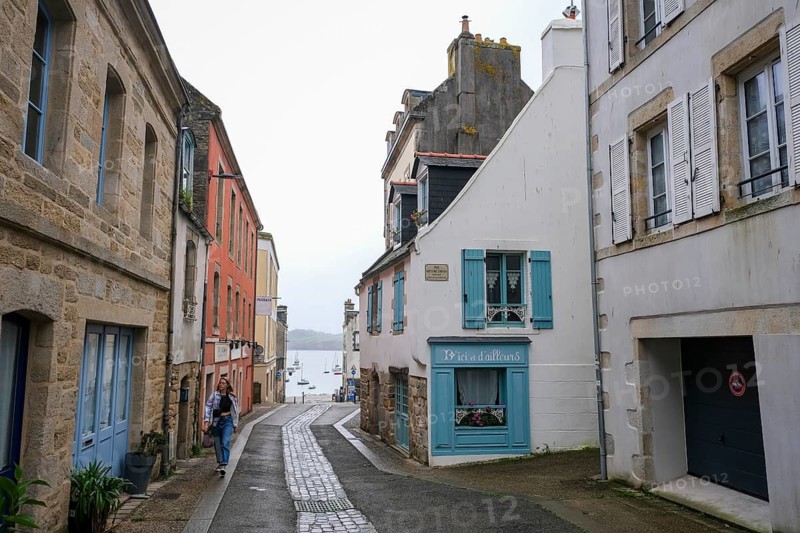 Douarnenez, Brittany, France - Alley at the harbour Port de Rosmeur in the picturesque harbour town of Douarnenez