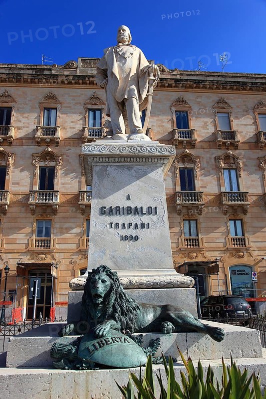 City of Trapani, Statue of Giuseppe Garibaldi in Piazza Garibaldi, Sicily, Italy