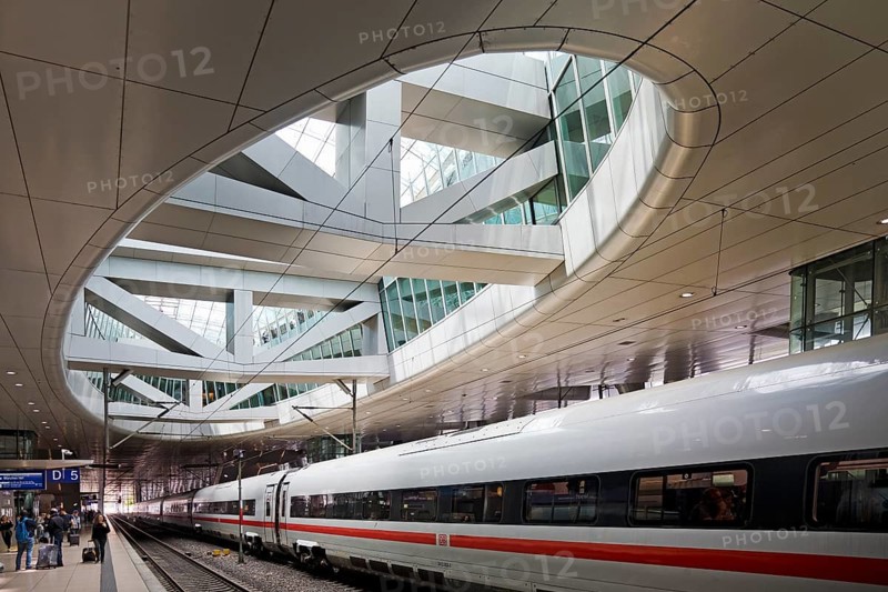 ICE at the centre platform with the large opening to the glass dome, long-distance train station, airport, Frankfurt am Main, Hesse, Germany