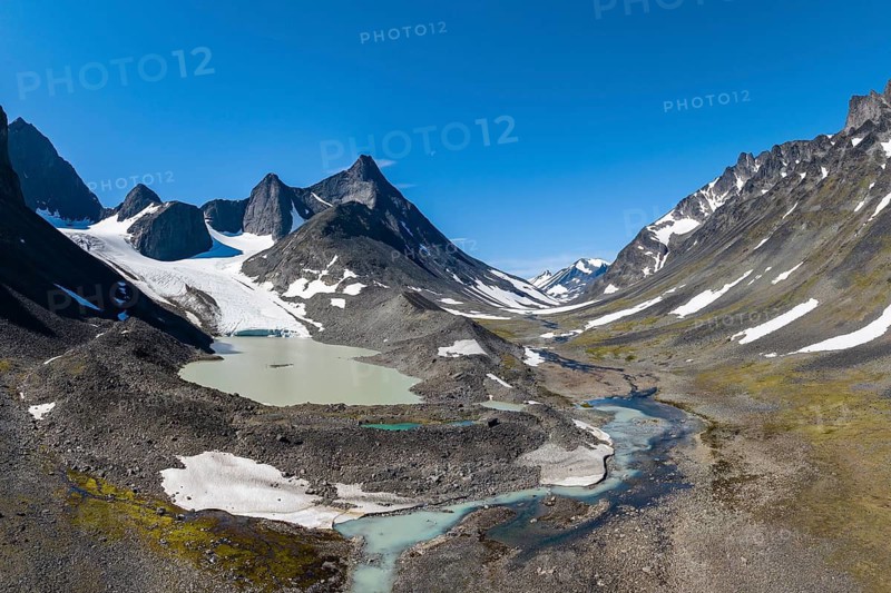 Kaskasavagge valley with Kaskapakte glacier and mountains, mountain Kaskasatjåkka and Kuopertjåkka, glacial lake with moraine, river Gaskkasjohka, Kebnekaise massif, Lapland, Sweden