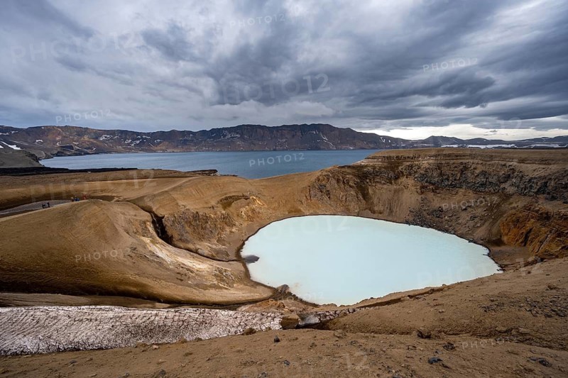 Crater lake Víti and Öskjuvatn in the crater of the Askja volcano, volcanic landscape, Dyngjufjöll mountain massif, Icelandic highlands, Vatnajökull National Park, Iceland