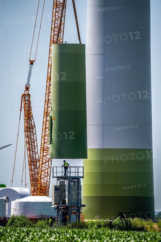 Repowering of a wind farm near Issum, here the dismantling of the tower, 9 older wind turbines from the manufacturer Enercon (model series E-58) will be dismantled, which have been in operation for over two decades, will be replaced by a total of four Enercon E-160 turbines, under construction, with a total output of 22 megawatts, Lower Rhine, North Rhine-Westphalia, Germany