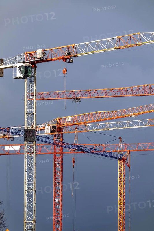 Construction cranes on 2 large construction sites Wohnbau, Geschäftsgebäude, Krefeld North Rhine-Westphalia, Germany