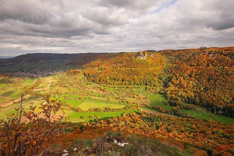 Indian summer on the Swabian Jura in the Nenninger Valley with the ruins of Reussenstein Castle