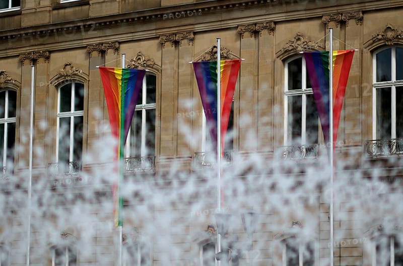 LGBTQ flags in rainbow colors, Stuttgart PRIDE, CSD, Christopher Street Day, Fountain, New Palace, Schlossplatz, Stuttgart, Baden-Württemberg, Germany