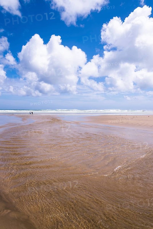 New Zealand, island town, Oceania, North Island of New Zealand, sea coast, clouds, white clouds, sandy beach, beach, 90 Mile Beach, Ninety Mile Beach, water reflection, reflection, reflection, water reflection