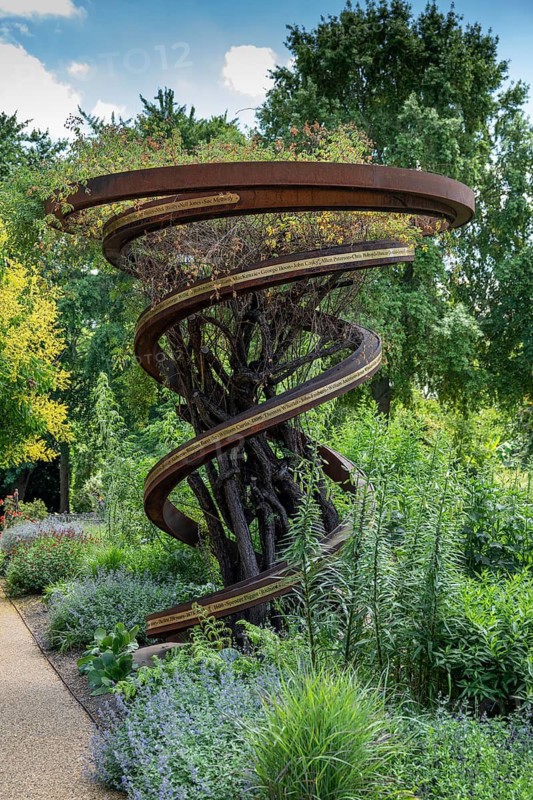 Spiral shaped monument, at the same time modern corten steel trellis, lists the names of all curators and gardeners, Chelsea Physic Garden, historic botanical garden, oldest botanical garden in London, founded in 1673 by the Worshipful Society of Apothecaries, Chelsea, England, Great Britain, Great Britain