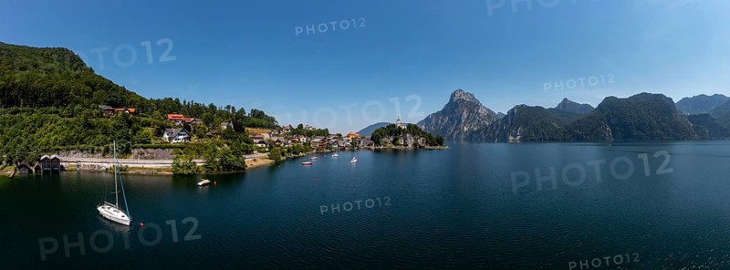 Drone shot, panorama shot, Johannesberg Chapel, Traunkirchen with Traunstein, Lake Lake Traun, Salzkammergut, Upper Austria, Austria
