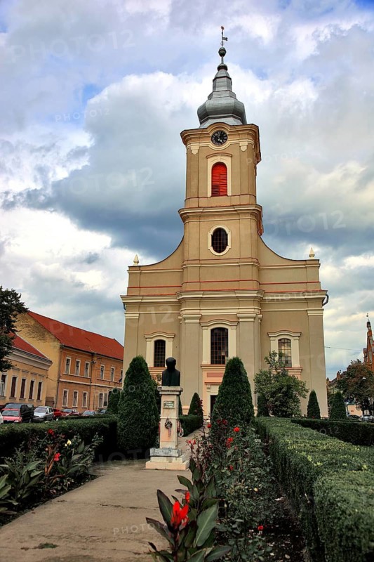 Romania, city of Satu Mare, coast of Koelcsey Ferenc in front of the church Cu Lanturi at Piata Jean Calvin
