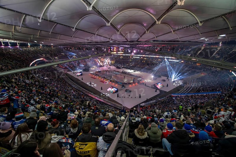 DEL, German Ice Hockey League season 2024/25, Matchday 27 (catch-up game) : DEL Winter Game Löwen Frankfurt against Adler Mannheim. 45, 110 spectators attended the game at Deutsche Bank Park in Frankfurt