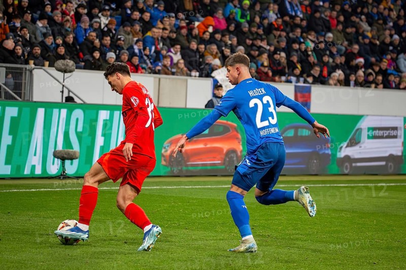 Football UEFA Europa League, 2024/25 season, matchday 6: TSG Hoffenheim v Steaua Bucharest. On the ball: Risto Radunovic (33, Bucharest)