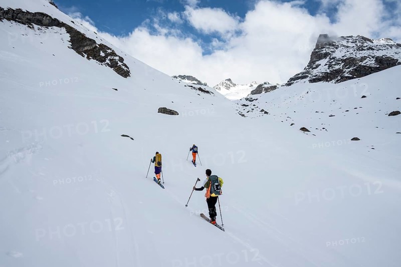 Ski tourers on the ascent, Graubünden Haute Route, Albula Alps, Rhaetian Alps, Graubünden, Switzerland
