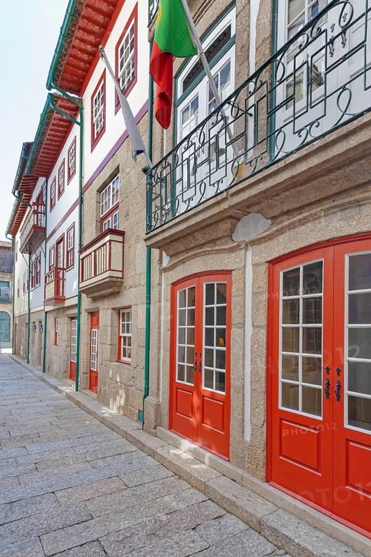 Old town street, Praca de Santiago, Guimaraes, Minho Region, Portugal