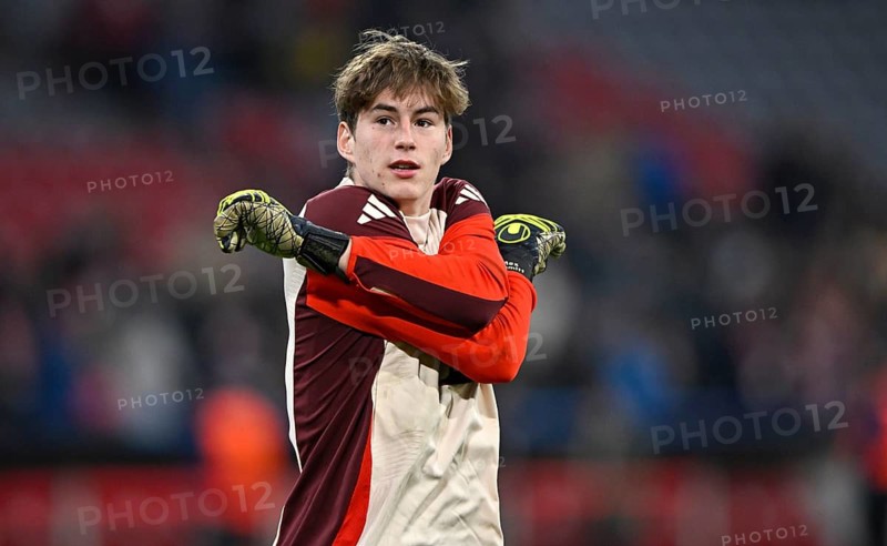 Goalkeeper Max-Joseph Schmitt FC Bayern Munich FCB (35) Warm-up training Champions League, Allianz Arena, Munich, Bavaria, Germany