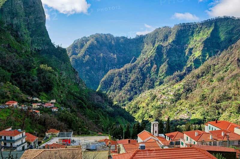 Curral das Freiras surrounded by mountains, parish of the district of Câmara de Lobos, tourist attraction, mountain landscape, Curras das Freiras, Madeira, Portugal