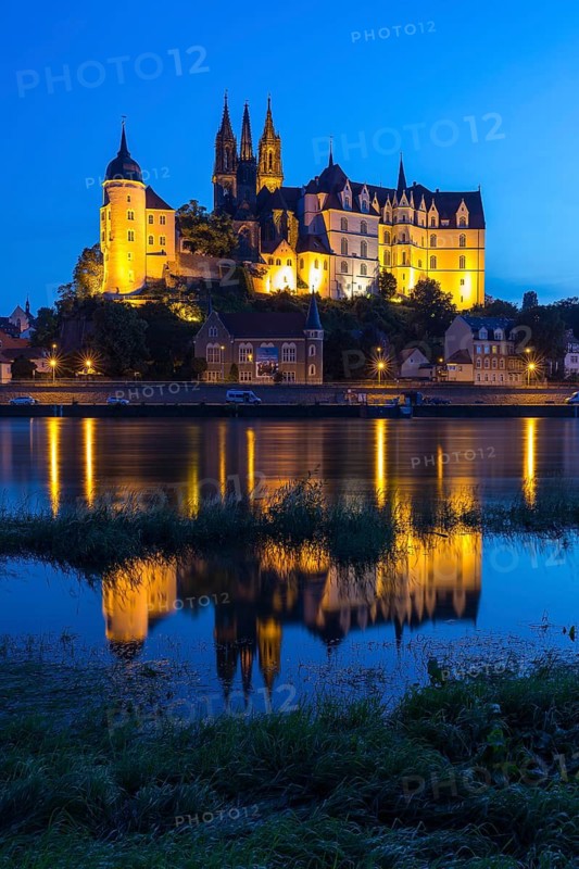 Bishop's castle, Albrechtsburg and cathedral with Elbe at blue hour, Meissen, Saxony, Germany