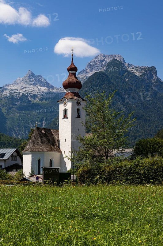 Parish church Lofer with Loferer Steinberge, Saalachtal, Pinzgau, Land Salzburg, Austria