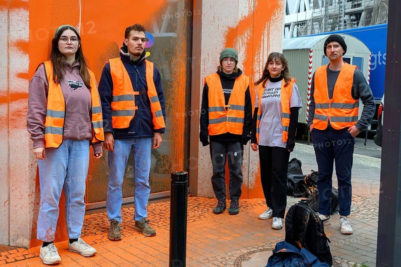 Last Generation activists in police custody after colour attack on Total Energies building. They are protesting against the World LNG Summit, which is due to take place in Berlin in December. Left Lilli Gomez, centre Regina Stephan, Berlin, 06.11.2024