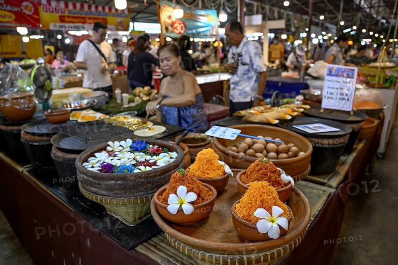 Cookshop at the Taling Chan market, Taling Chan district, Bangkok, Thailand