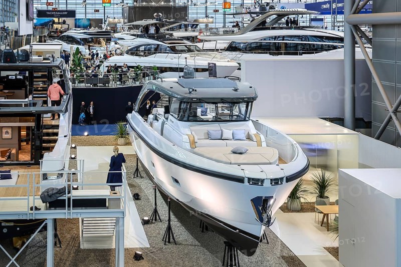 Düsseldorf, North Rhine-Westphalia, Germany, Luxury yachts at the boot Düsseldorf trade fair