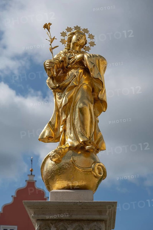 Marian column on the market square, Wemding, Swabia, Bavaria, Germany