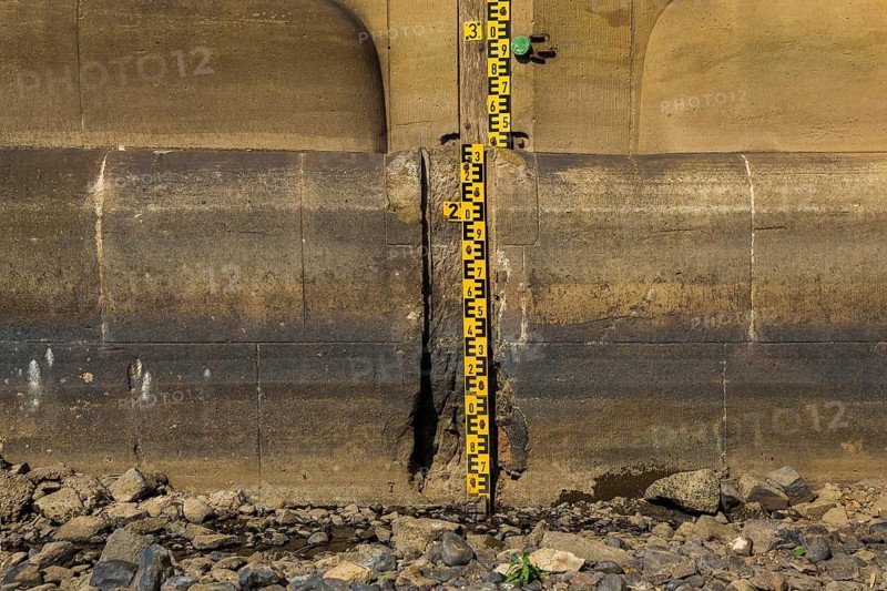 Low water in the Elbe in Dresden