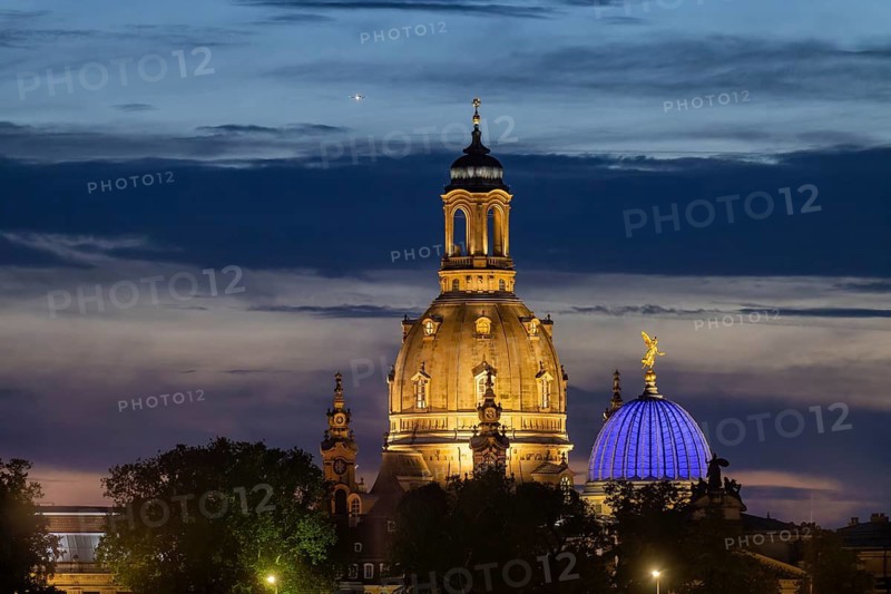 The historic old town of Dresden with the Church of Our Lady and the dome with the Fama, Dresden silhouette in the evening, Dresden, Saxony, Germany