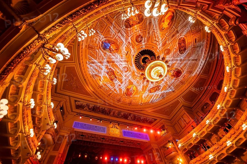 The SemperOperaball 2025 celebrated its 100th anniversary on Friday. Germany's most beautiful classical entertainment event once again proved to be a complete success this year and offered a first-class programme created by top artists. In keeping with tradition, thousands of Dresdeners celebrated the event of the year outside on the theatre square at the Semper Opera Ball. Festively decorated ballroom, Dresden, Saxony, Germany