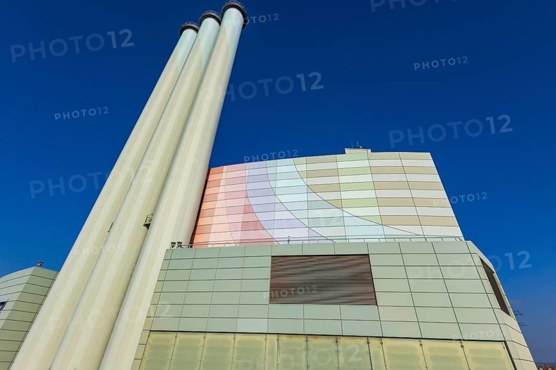 The Nossener Brücke CHP plant is a power plant in Dresden's Löbtau-Nord district that went into operation in 1995. The new building was built in 1993—1995 by Siemens AG with an electrical output of 270 megawatts and a district heating capacity of 455 megawatts and has been operated by Sachsenenergie ever since. Façade with chimneys, Dresden, Saxony