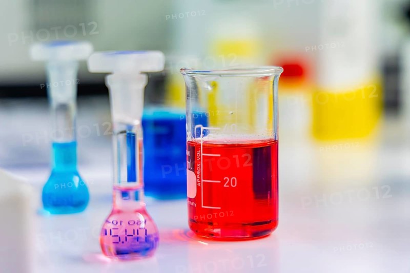 As the state laboratory for Saxony, the LUA plays a very important role in health and consumer protection in Saxony. In the area of official food testing, around 2, 100 samples from production and slaughterhouses were analysed as part of the National Residue Control Plan for veterinary drug residues in 2024. The search was for prohibited, unauthorised and authorised substances in animals. Based on federal, state and EU regulations, the Department of Veterinary Diagnostics supports the authorities responsible for enforcing animal health regulations, state and municipal institutions, as well as courts and special-purpose associations, veterinarians and animal owners. Tests to determine the composition of a beverage, Dresden, Saxony, Germany
