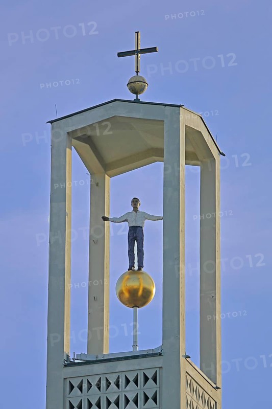 Tower of St Elisabeth's Church with cross and sculpture by Stephan Balkenhol 2012, documenta 13, standing male figure with outstretched arms on golden ball, outstretched, golden, Friedrichsplatz, Kassel, Hesse, Germany