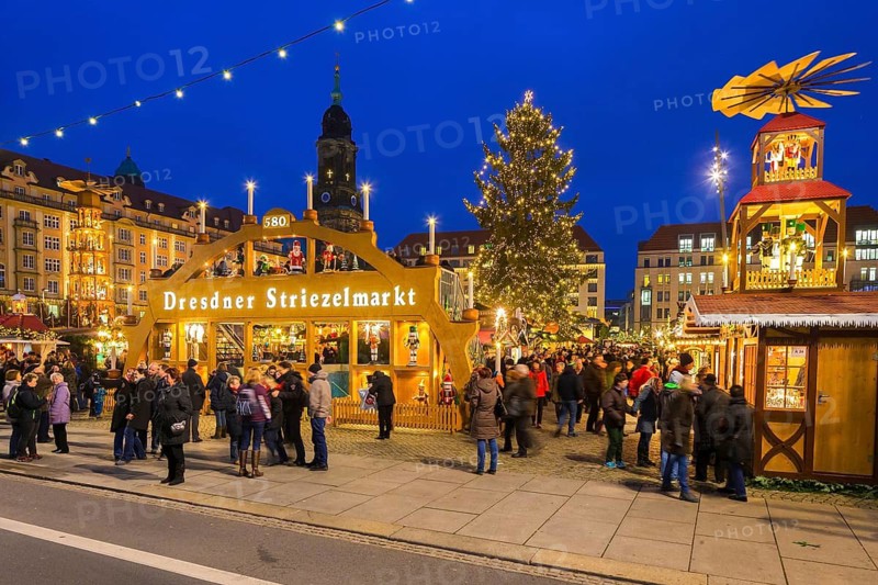 580th Striezelmarkt in Dresden Striezelmarkt, which has been held since 1434, is the oldest Christmas market in Germany and takes place on the Altmarkt. In 2009 the market was redesigned, a special landmark is for example the world's largest candle arch
