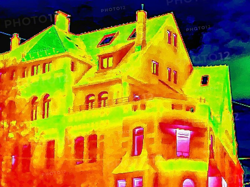 Thermal image or thermography, symbolic photo, interpolated. The photo shows areas of heat loss in a building. Stuttgart, Baden-Württemberg, Germany