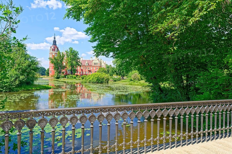 The New Castle in Pückler Park. Fürst-Pückler-Park Bad Muskau, Polish Park Muzakowski, is a landscape park in Upper Lusatia and part of the UNESCO World Heritage Site. Bad Muskau, Upper Lusatia, Saxony, Germany