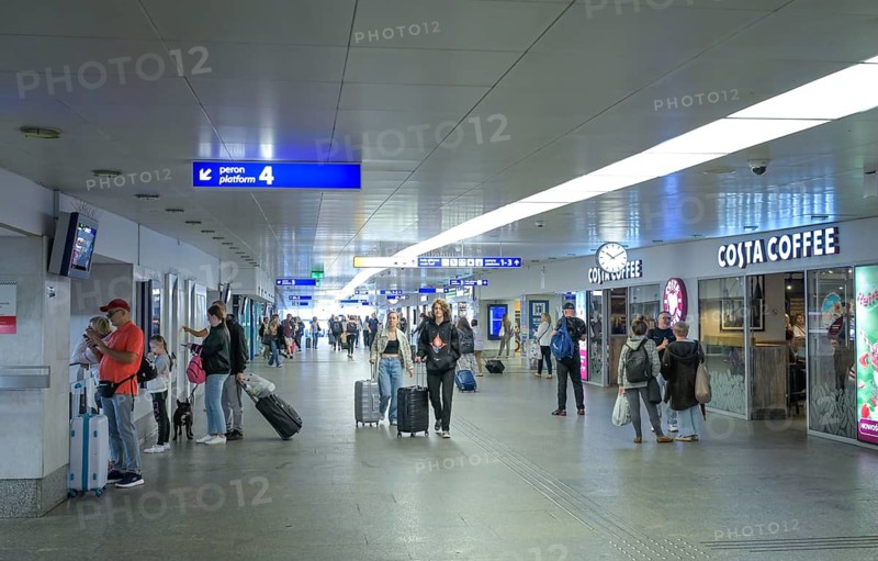 Passengers, Warszawa Centralna railway station, Warsaw, Mazovian Voivodeship, Poland