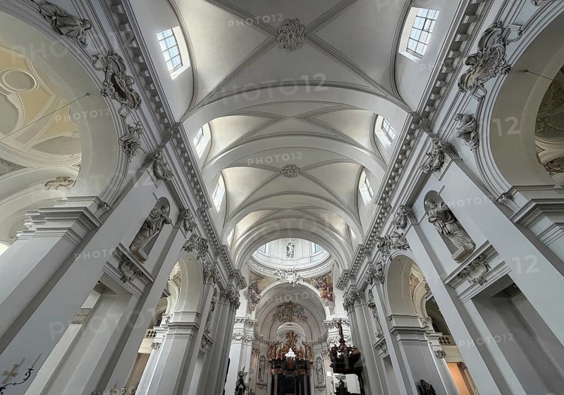 St. Salvator Cathedral in Fulda, officially High Cathedral in Fulda, interior view, central nave with view of the vault, Fulda, East Hesse, Hesse, Germany