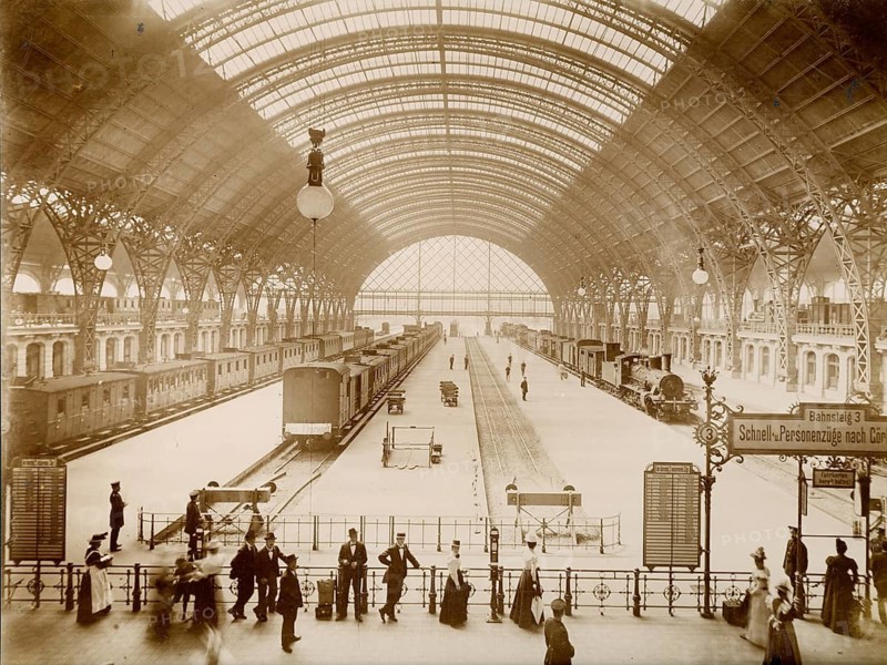 Dresden, train, travel, train, platform, historic station hall with trains and people under a large glass roof, stems and more, 1899